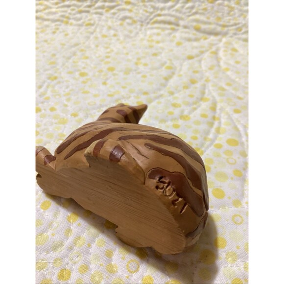 Blossom Bucket Suzi Yellow Tabby Stripped Resign Cat Collectible Figure Cute - Picture 7 of 13